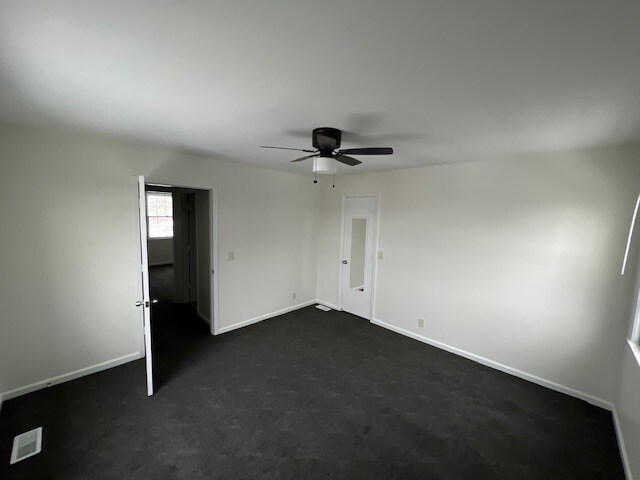 Foto del edificio - 2835 Hillside Dr