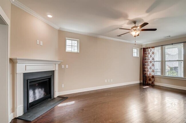 Building Photo - 2776 Americus Dr
