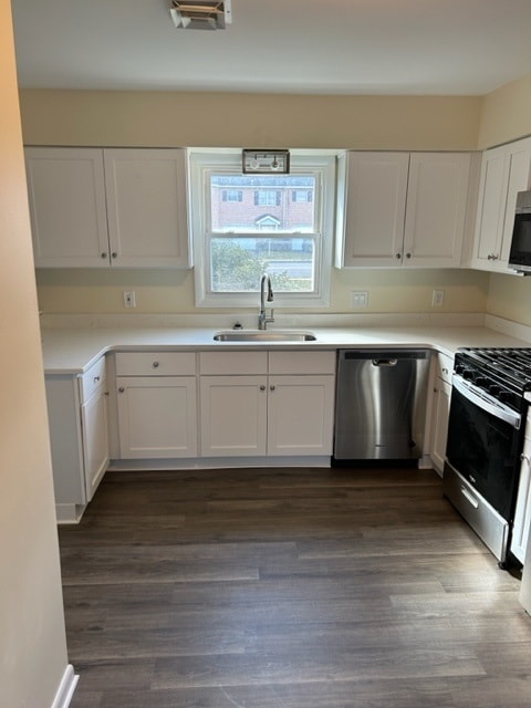 Kitchen - 1711 English Dr