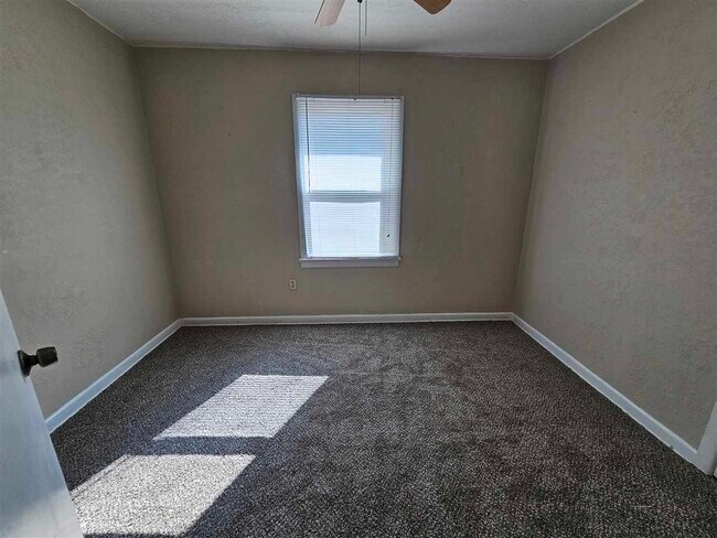 Foto del edificio - 2321 NW Denver Ave