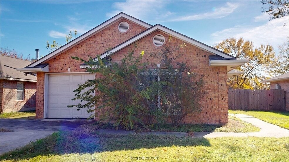 Photo - 806 Azalea Court Unit