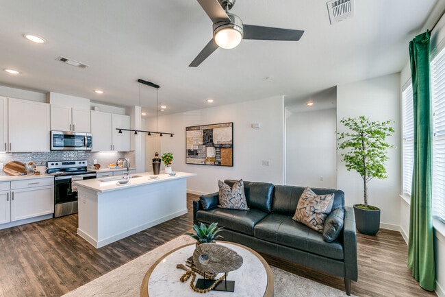 Building Photo - Kessler Bluffs