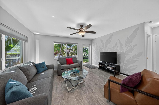 Foto del edificio - 305 NE 15th St