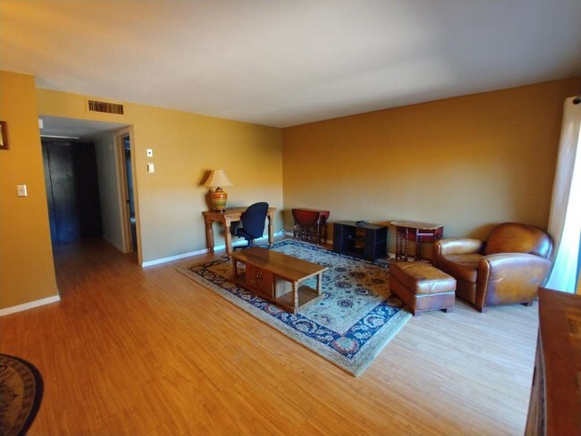 Building Photo - 7 Woodward Blvd #217