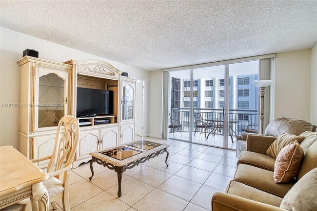 Building Photo - 18051 Biscayne Blvd