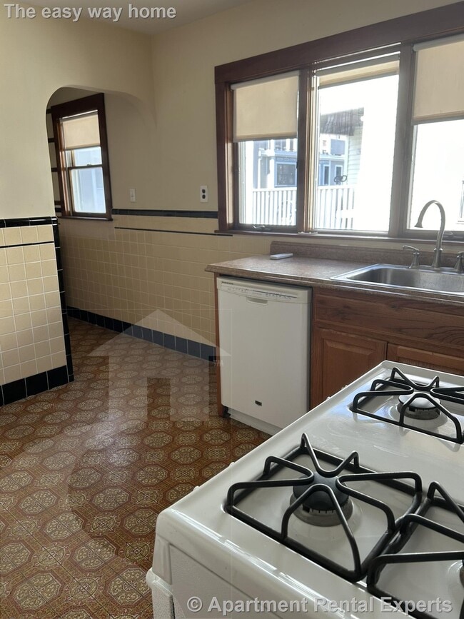 Building Photo - Somerville/Winter Hill 2 Bedroom