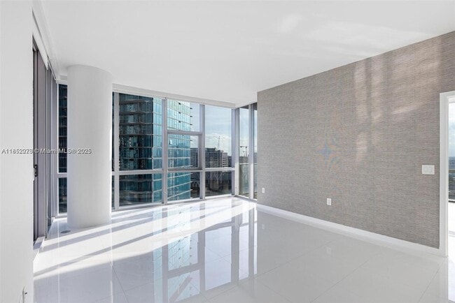 Foto del edificio - 851 NE 1st Ave