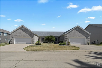 Building Photo - 2104 E Lucille Ln