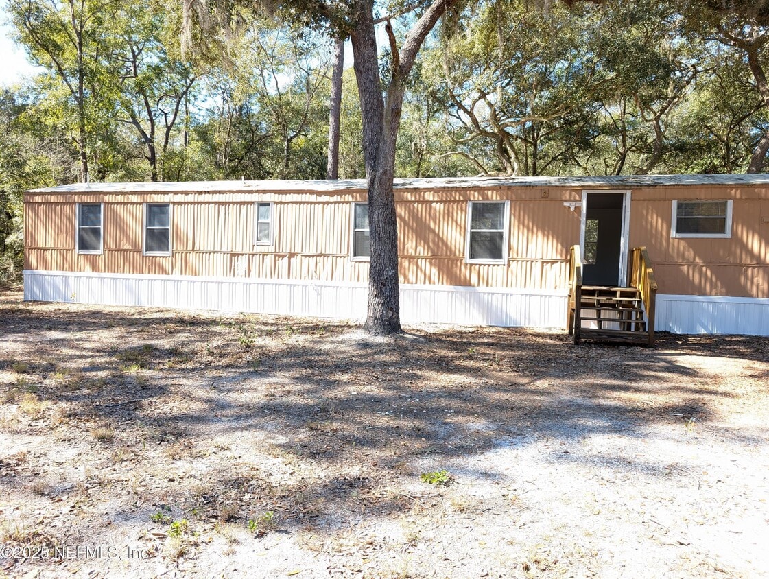 Primary Photo - 179 Violet Cir