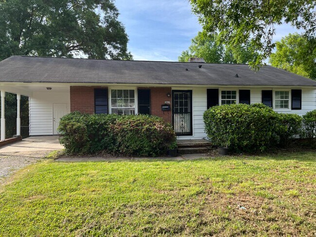 Building Photo - 2839 Burbank Dr