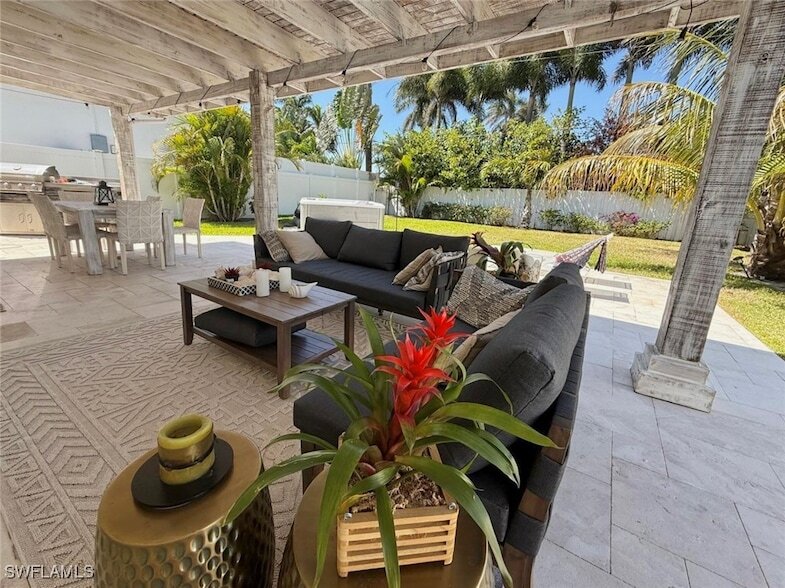 Foto principal - 771 94th Ave N