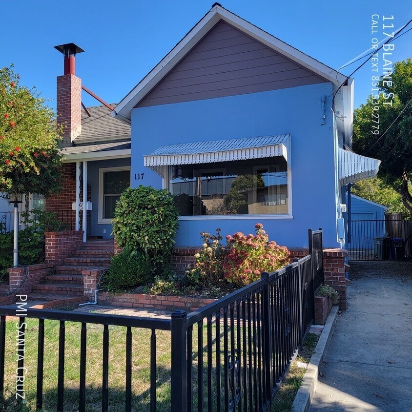 Sunny Spacious Bonus Room, Garden, Hot T... House Rental in Santa Cruz, CA