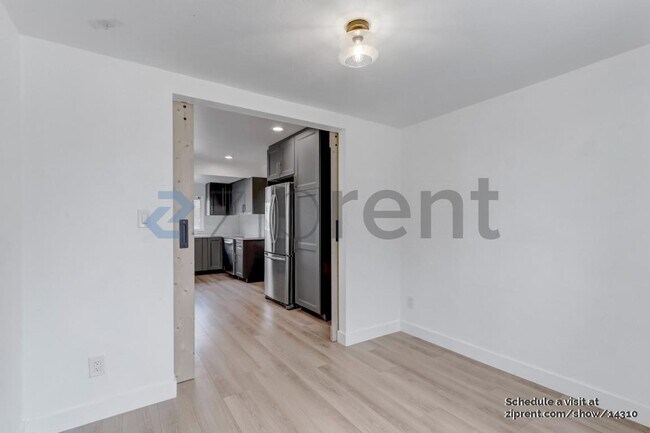 Foto del edificio - 1330 5th Ave