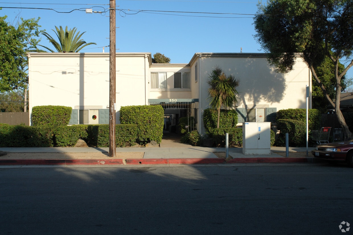 Building Photo - 550 E De La Guerra St
