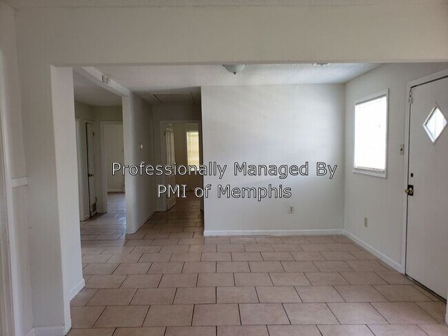 Building Photo - 1579 Warford St