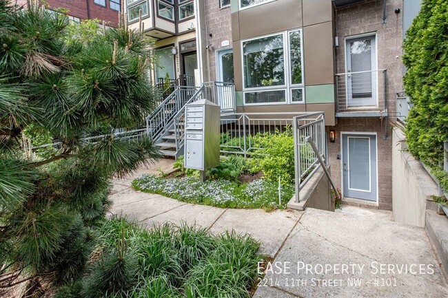 Building Photo - 2214 11th St NW