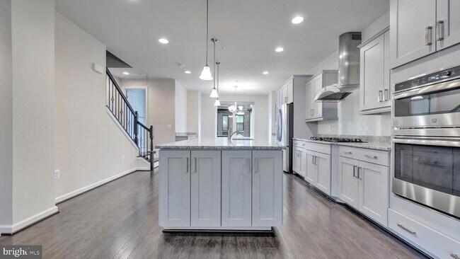 Foto del edificio - 513 Riversail Ln