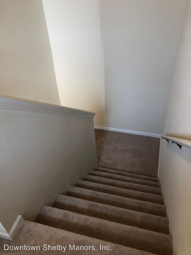 Building Photo - 8213-8257 Promenade Cir