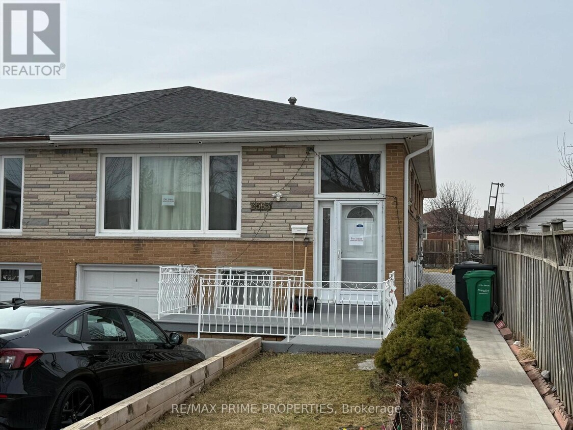 Photo principale - 3563 Laddie Crescent