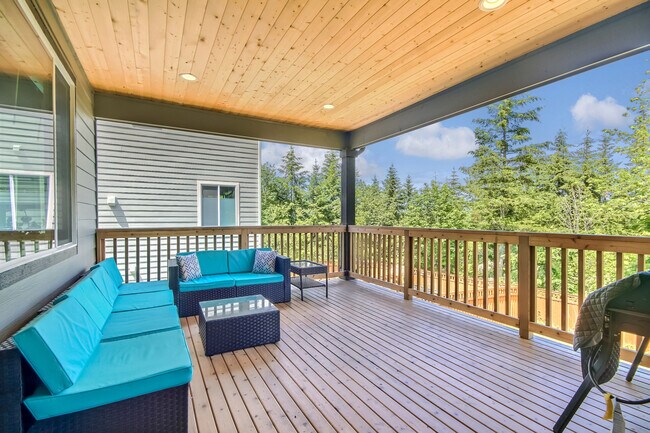 Building Photo - 14802 Tyee Dr E