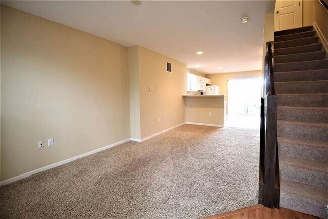 Foto del edificio - 5549 Bow Falls Blvd