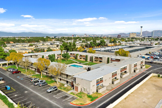 Building Photo - Pennwood Place