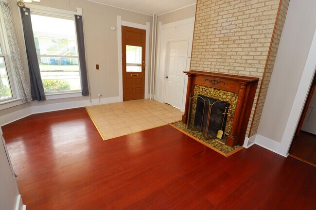 Foto del edificio - Charming Two Bedroom Unit in the Heart of ...