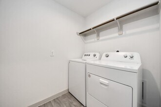 Building Photo - 7806 Cattleman Vly Dr