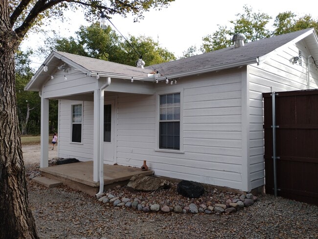 Foto del edificio - 5412 Meandering Rd