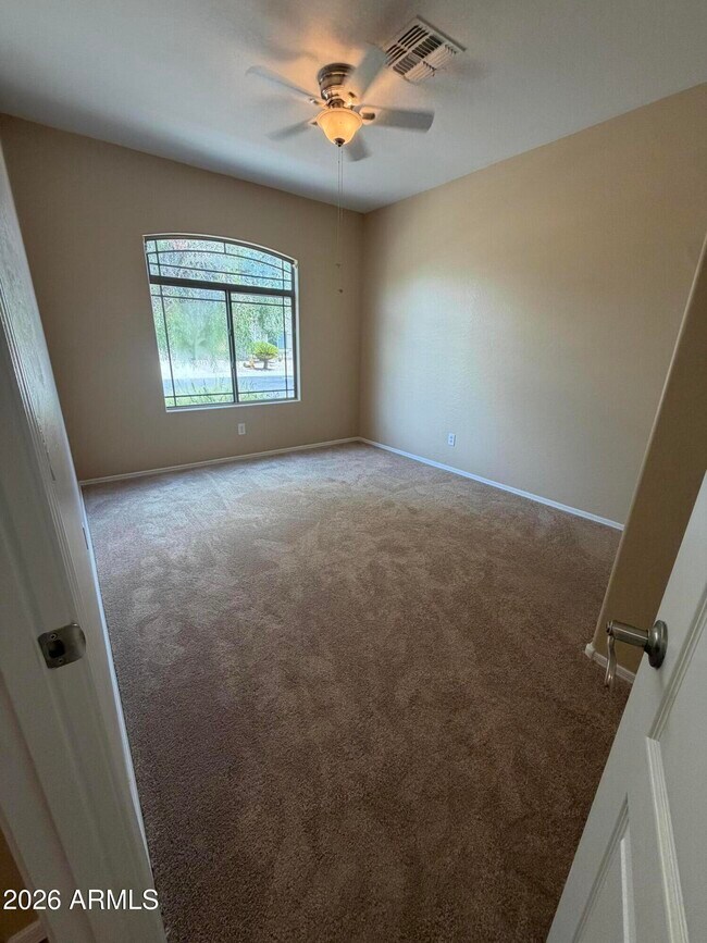 Foto del edificio - 2555 E Robb Ln