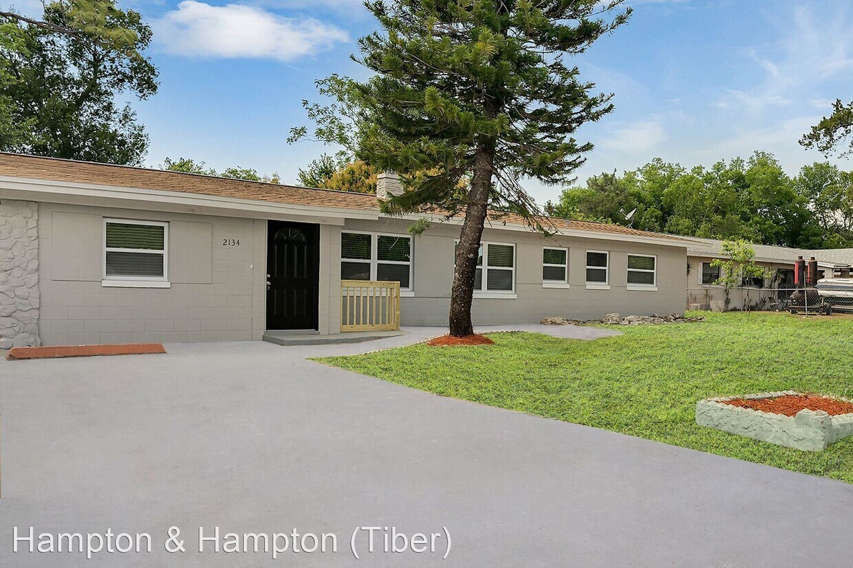 Primary Photo - 5 br, 3 bath House - 2134 QUEENSWAY ROAD