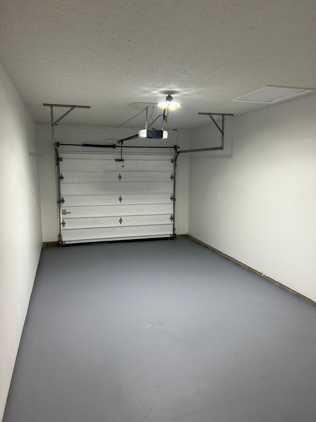 Garage - 518 E South St