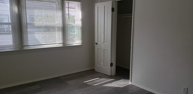 Building Photo - 222 S Tower Dr