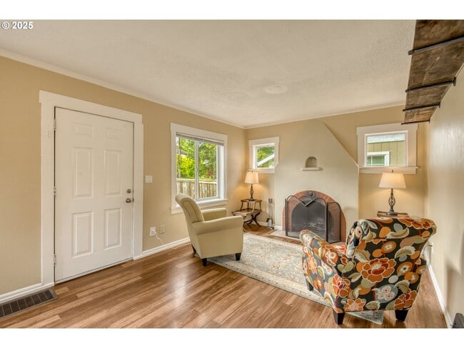 Building Photo - 1174000