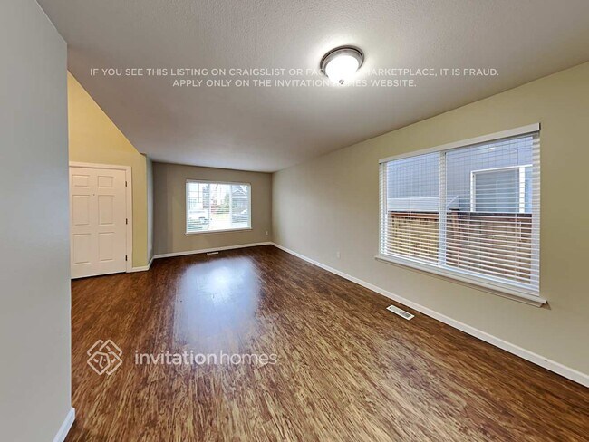 Building Photo - 1527 185th St E