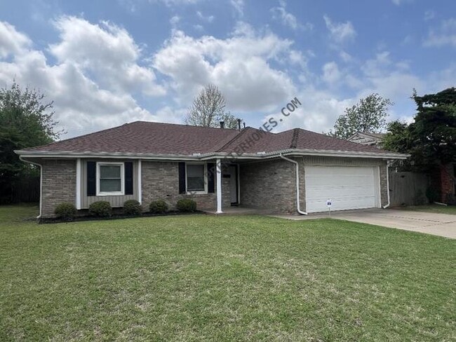 Photo - 2000 Lanesboro Dr House