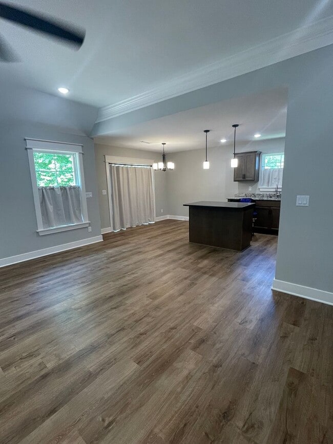 Building Photo - Knob Hill Subdivision