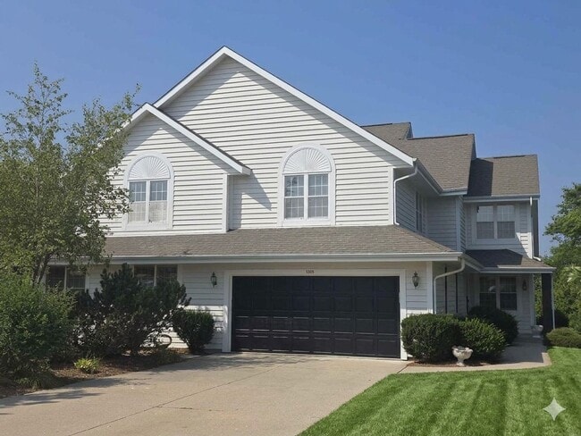 Building Photo - 3205 S Ridge Crest Ct