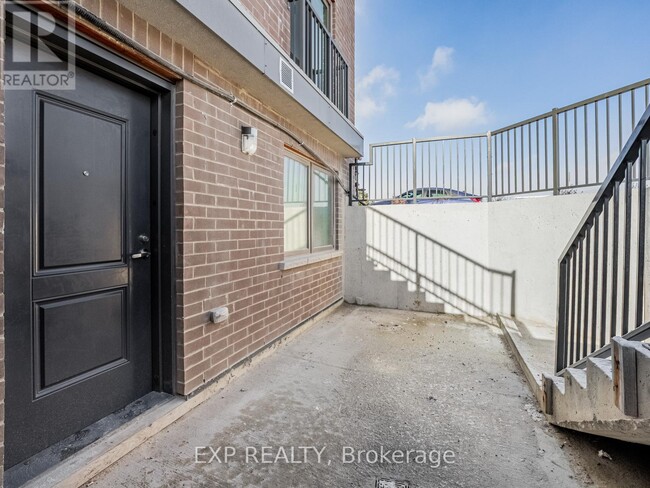 Building Photo - 370-370 Fisher Mills Rd