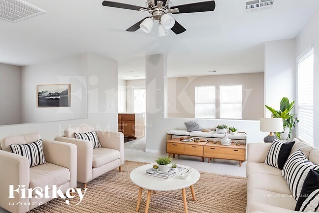 Foto del edificio - 5013 Whistling Acres Ave