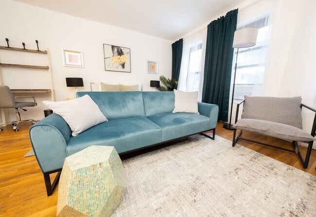 Foto del edificio - 305 E 95th St