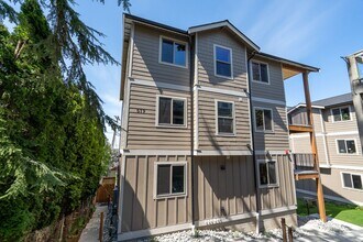 Building Photo - 519 N Forest St