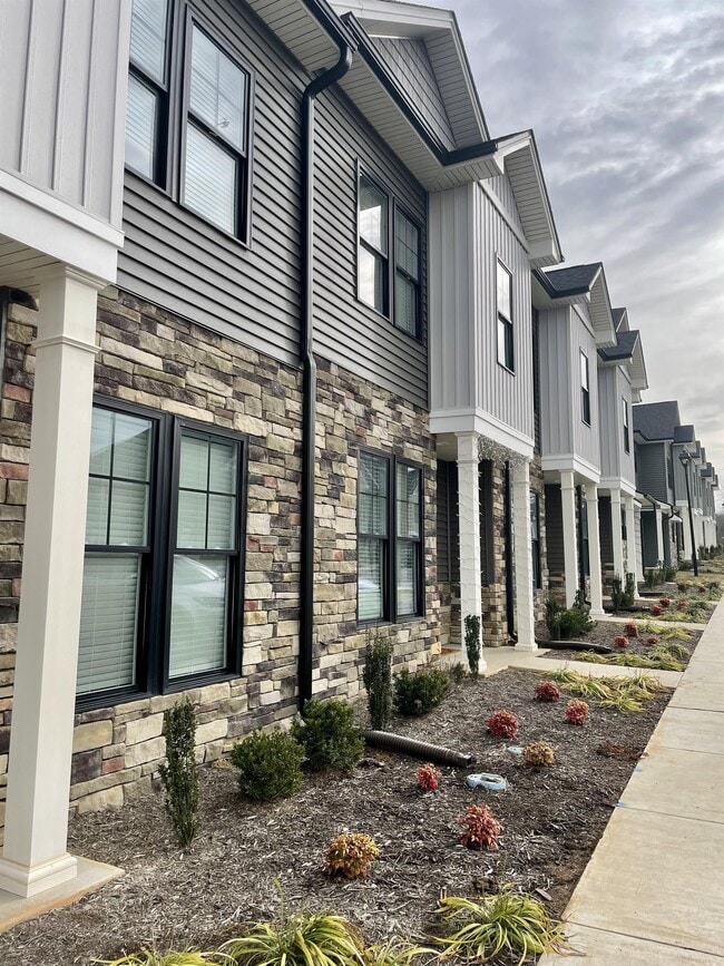 Photo - 37 High St Townhome