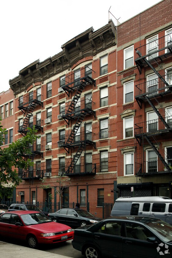 Primary Photo - 137 Norfolk St