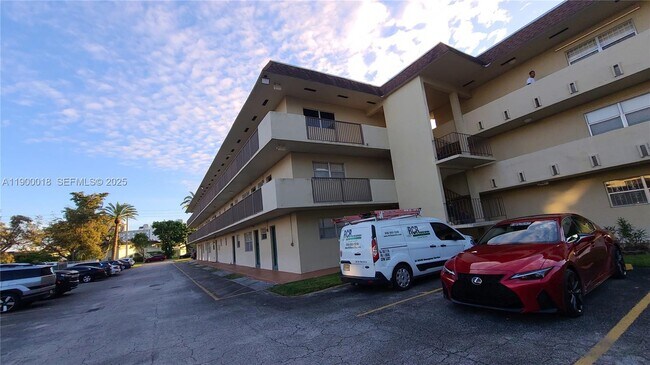 Foto del edificio - 7505 SW 82nd St