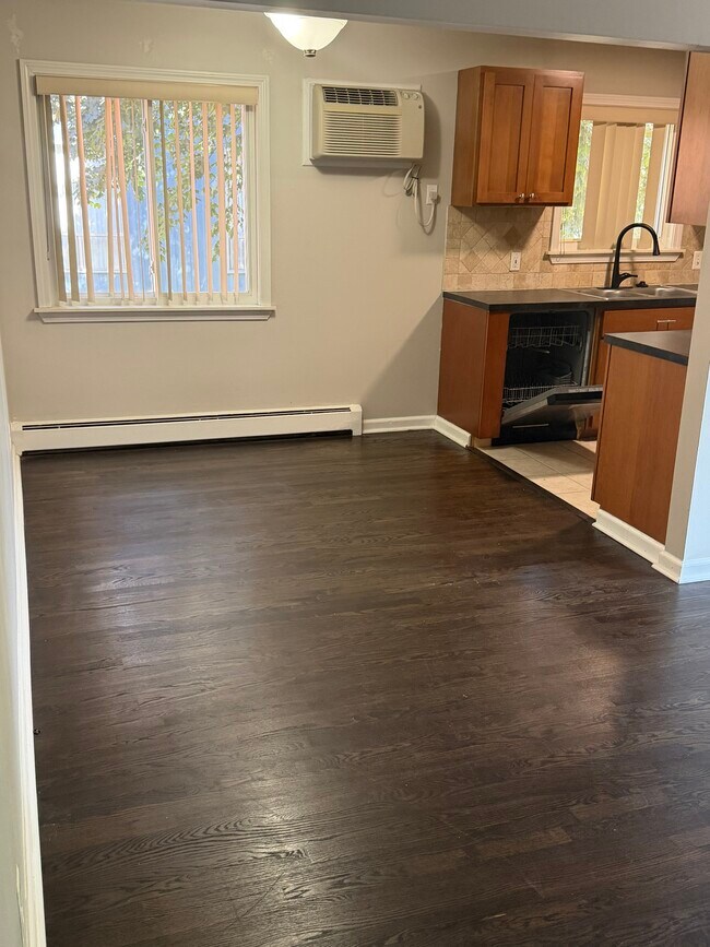 Foto del edificio - 484 E Breckenridge St