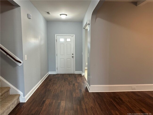 Building Photo - 2149 Heathcote Dr