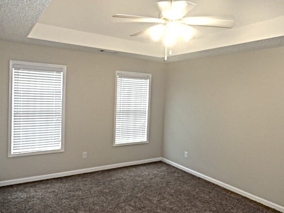 Building Photo - 811 Karie Dr