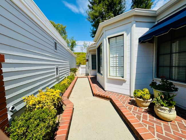 Foto del edificio - 28385 Borgona