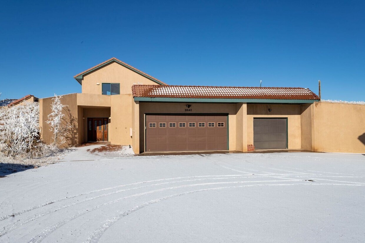 Foto principal - Luxury Mountain View Home in D20